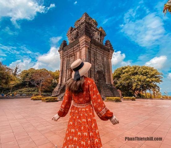 Tháp Nahan – Điểm du lịch Phú Yên nổi tiếng