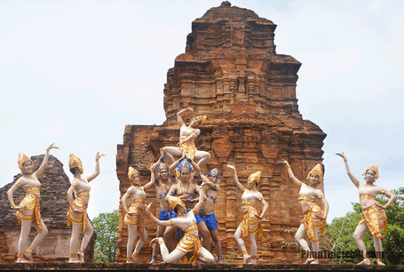 1670126911 685 Kham pha ve dep huyen bi cua Thap Cham Poshanu