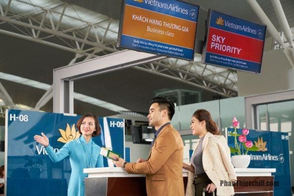 Xuất trình CMND khi làm thủ tục lên máy bay