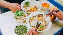 Da Lat chicken intestine wet cake – 3 delicious places to eat and detailed recipes