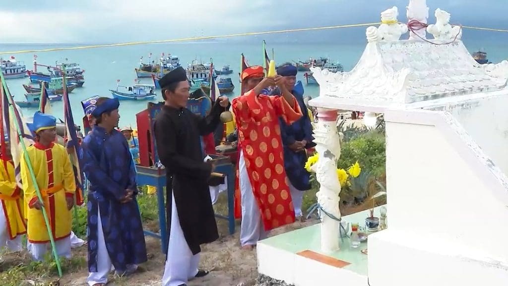 Lang ong nam hai hon cau 2