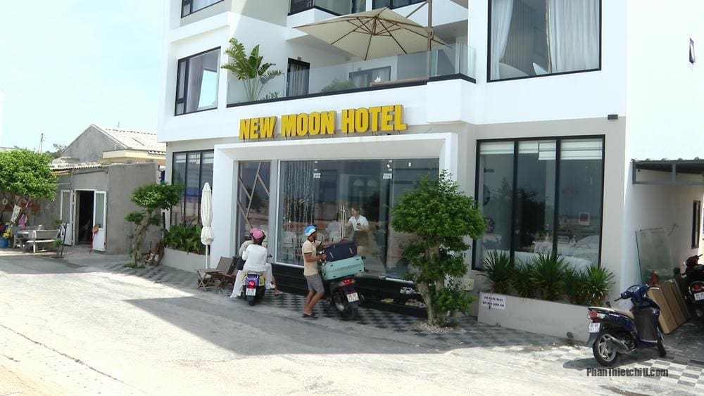 New Moon Hotel 3