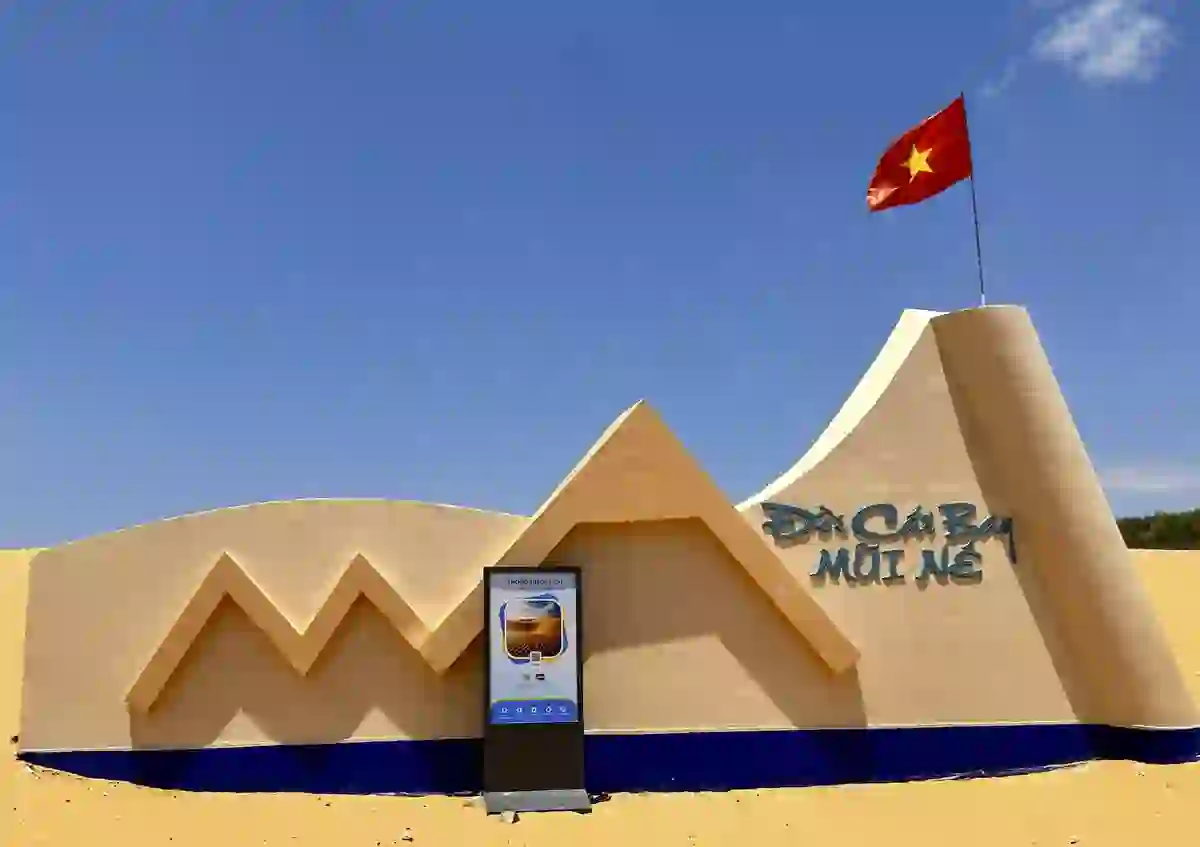 Đồi Cát Đỏ Mũi Né Review 2026: Kinh Nghiệm Đi, Chụp Ảnh & Thời Điểm Đẹp Nhất