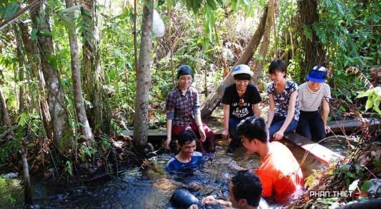 Suoi nuoc nong Bung Thi Phan Thiet chill 2