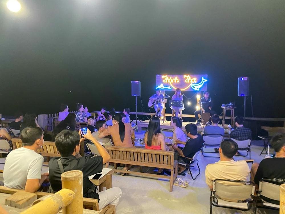 ca nhạc acoustic tại cà phê Thảnh Thơi