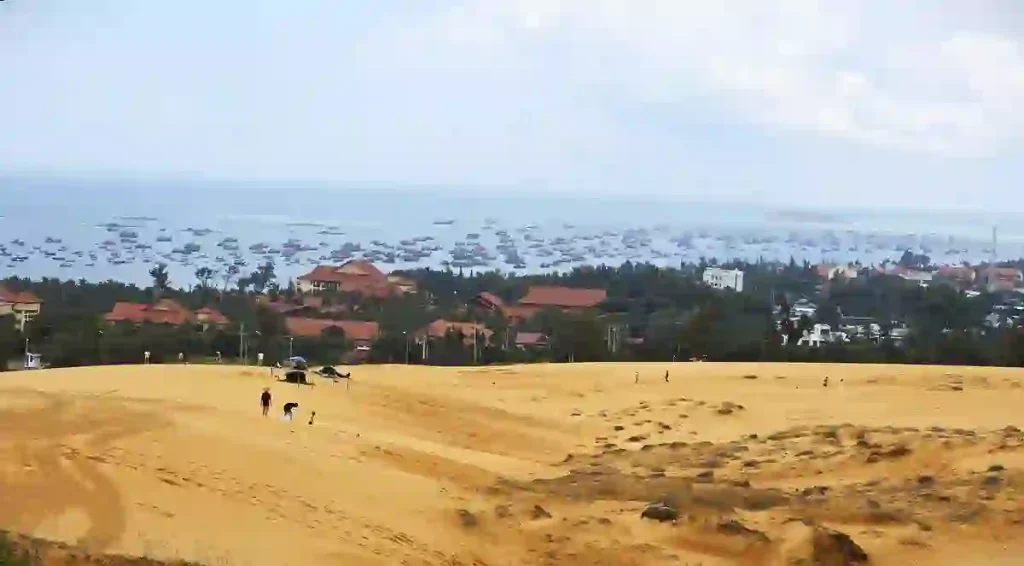 Sea view from the Mui Ne sand dunes.