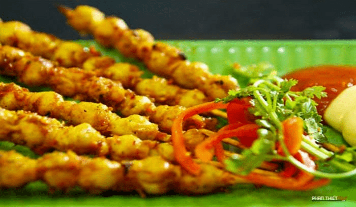 Grilled squid teeth with satay sauce