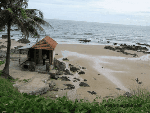 Stone temple dedicated to Ông Địa (Earth God) - Mui Ne